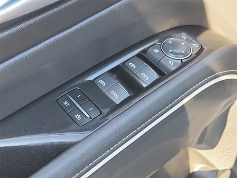 Certified 2024 Cadillac Escalade ESV Luxury image 22