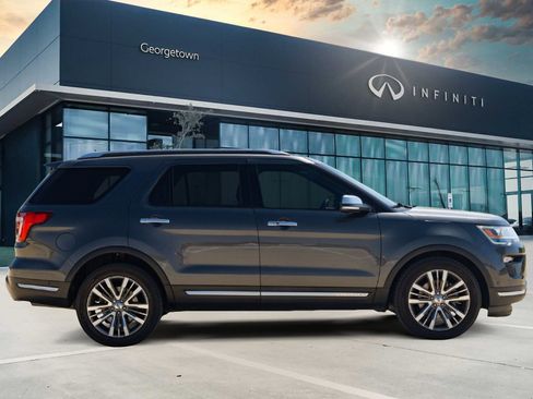 Used 2019 Ford Explorer Platinum AWD/4WD image 4