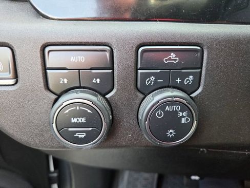 Used 2024 Chevrolet Silverado 1500 LT image 14