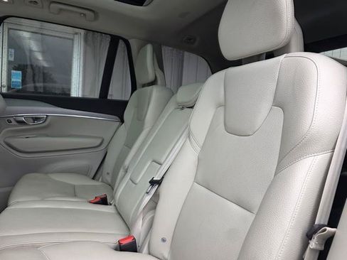 Used 2023 Volvo XC90 B5 Core AWD/4WD image 24