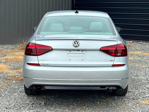 Used 2018 Volkswagen Passat 2.0T S FWD image 9