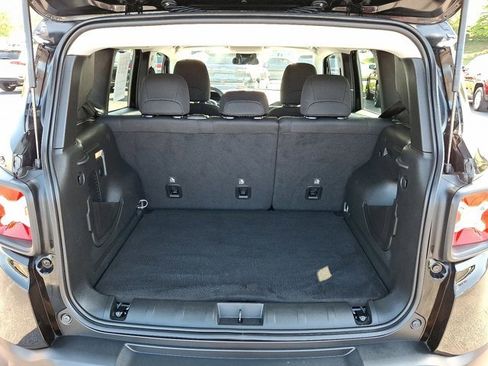 Certified 2022 Jeep Renegade Latitude image 32