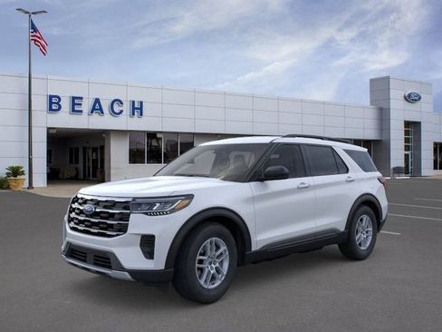 New 2026 Ford Explorer Active RWD image 2