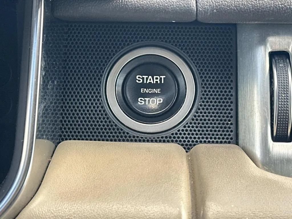 Used 2017 Land Rover Range Rover HSE AWD/4WD image 27