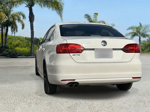 Used 2013 Volkswagen Jetta S image 3