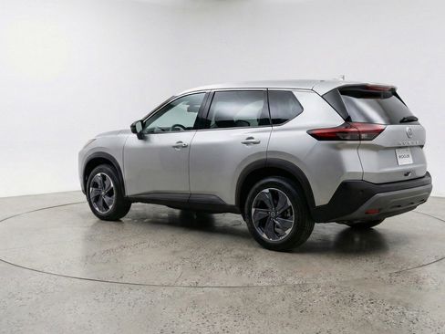 Used 2025 Nissan Rogue SV FWD image 6