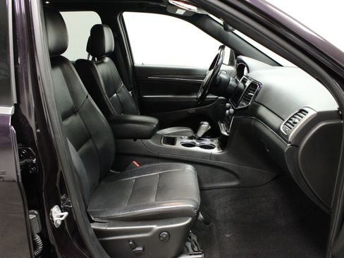 Used 2021 Jeep Grand Cherokee Limited w/ Luxury Group II image 16