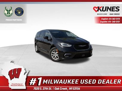 Used 2023 Chrysler Pacifica Touring-L