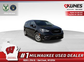 Used 2023 Chrysler Pacifica Touring-L FWD video 1