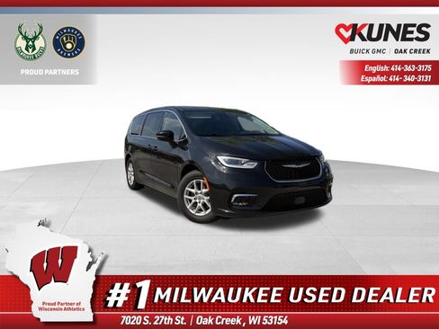 Used 2023 Chrysler Pacifica Touring-L FWD image 1