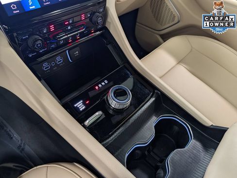 Used 2025 Jeep Grand Cherokee Limited AWD/4WD image 15
