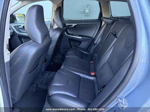 Used 2017 Volvo XC60 T6 Dynamic w/ Advanced Package image 13