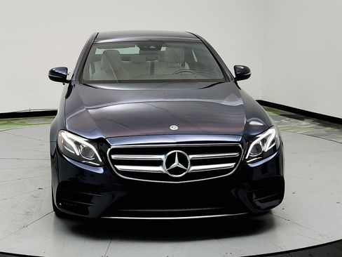 Used 2018 Mercedes-Benz E 300 4MATIC w/ Premium 2 Package image 2