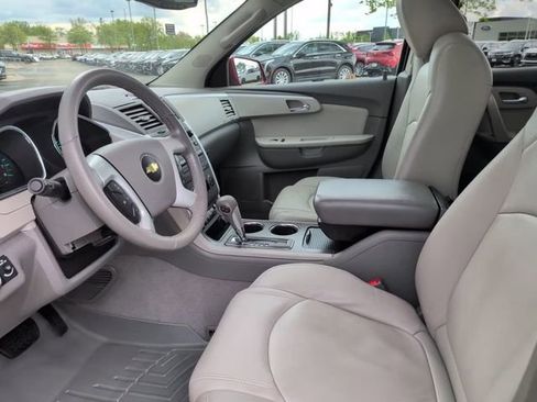 Used 2012 Chevrolet Traverse LT FWD image 17