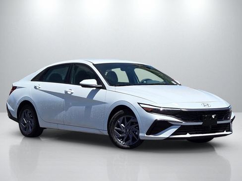 New 2026 Hyundai Elantra Hybrid FWD image 1