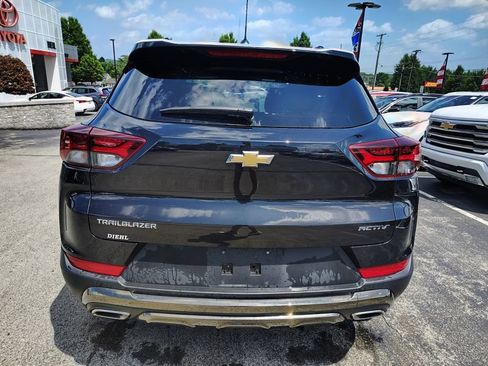 Used 2023 Chevrolet TrailBlazer ACTIV w/ Convenience Package FWD image 5