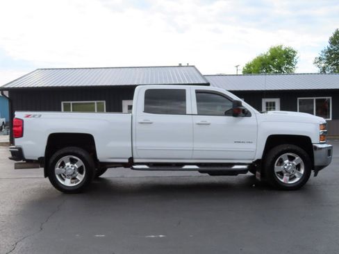 Used 2018 Chevrolet Silverado 2500 LT w/ LT Convenience Package AWD/4WD image 7