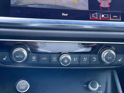 Used 2020 Audi Q3 2.0T Premium w/ Convenience Package image 29