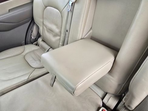 Used 2010 Nissan Pathfinder LE image 30