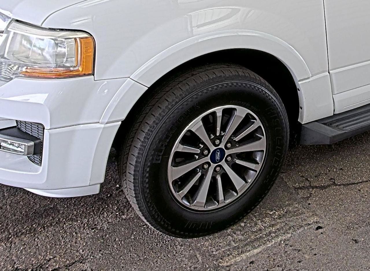 Used 2016 Ford Expedition XLT RWD image 13