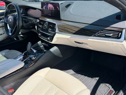 Used 2022 BMW 530i w/ Executive Package RWD image 16