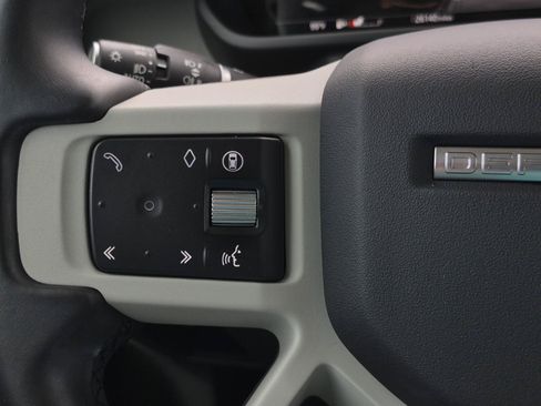 Used 2024 Land Rover Defender 110 X-Dynamic SE AWD/4WD image 27