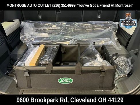 Used 2024 Land Rover Defender 130 X-Dynamic SE image 34