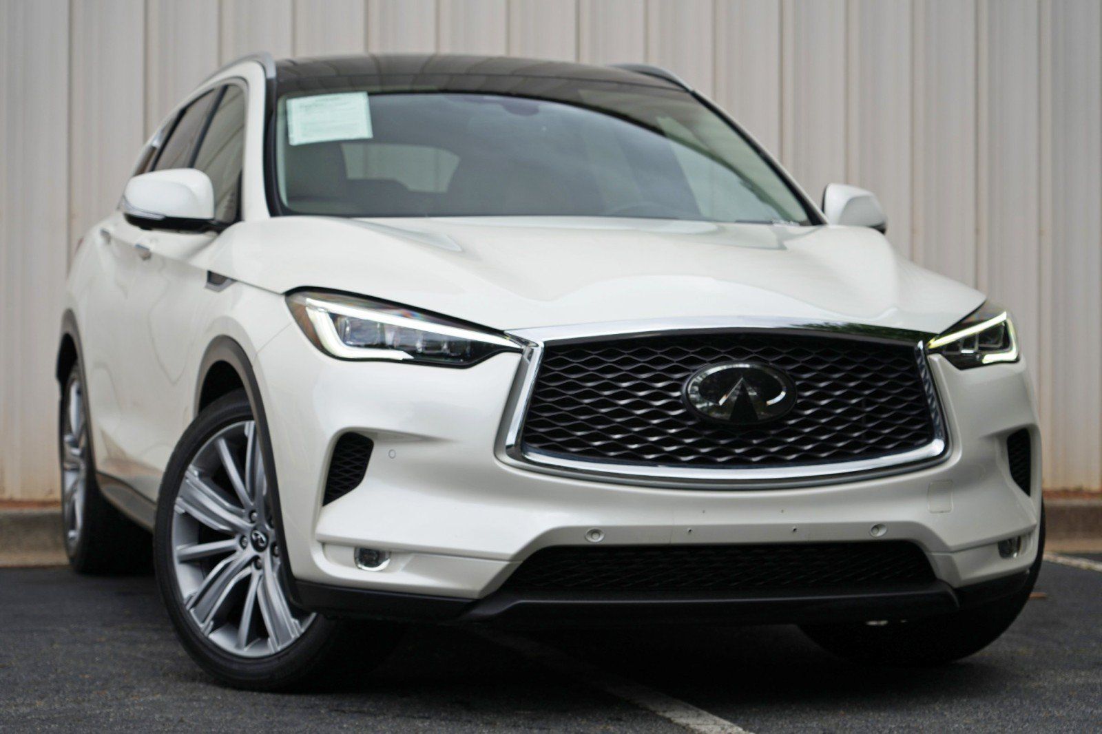 Used 2021 INFINITI QX50 FWD image 2