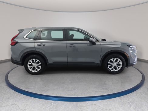 Used 2024 Honda CR-V LX image 4