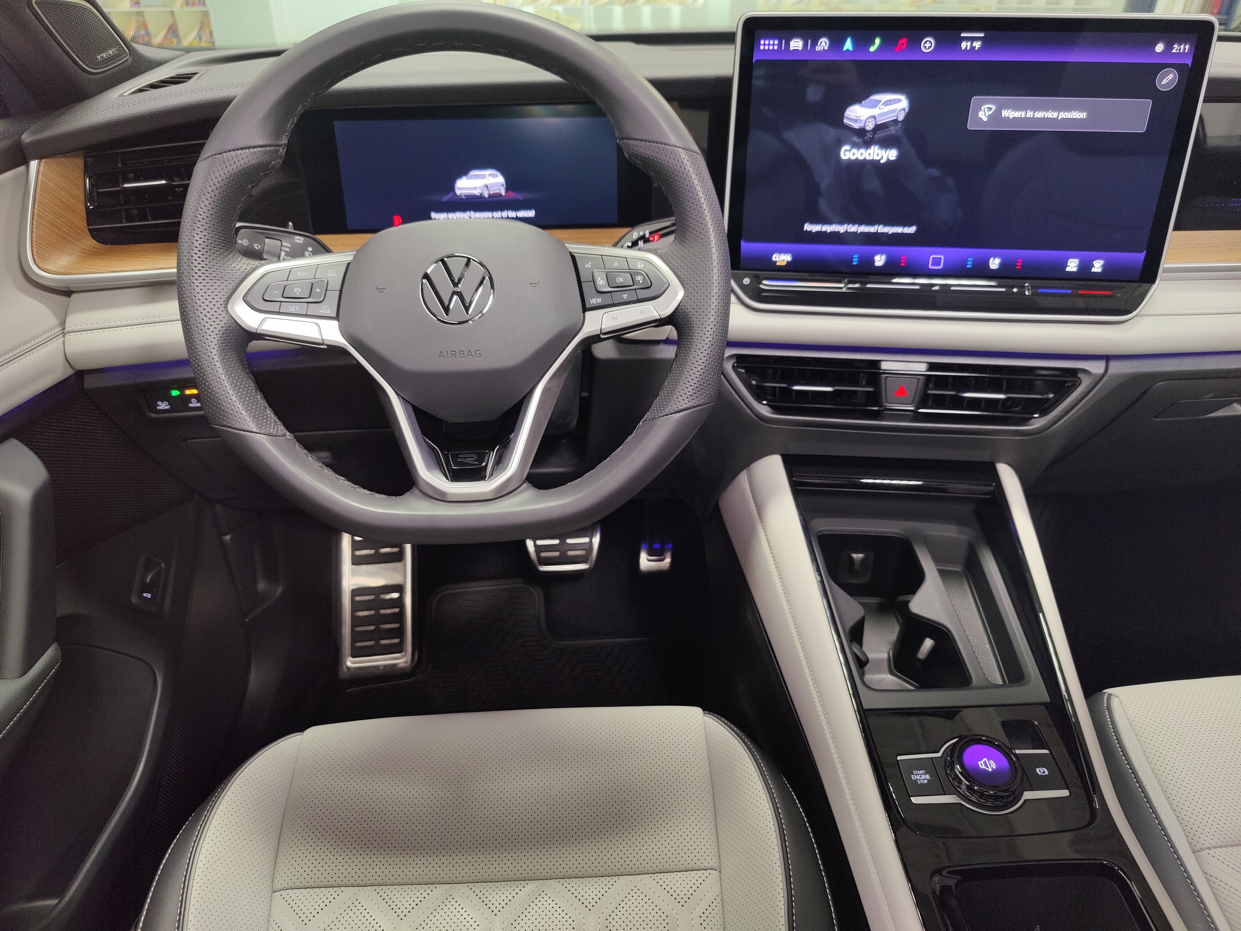 Used 2025 Volkswagen Tiguan SEL R-Line AWD/4WD image 23