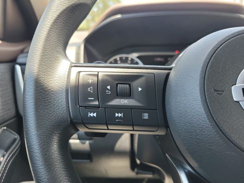 Used 2021 Nissan Rogue S AWD/4WD image 27