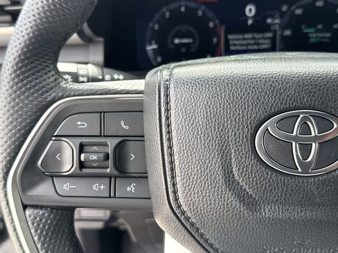 Used 2024 Toyota Tacoma TRD Sport w/ TRD Sport Upgrade Package image 26