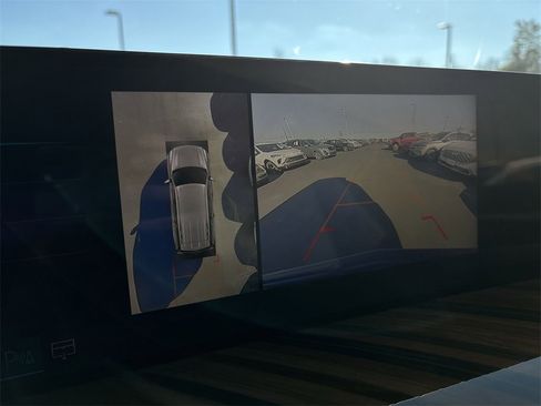 Used 2025 Cadillac Escalade Premium Luxury Platinum image 23