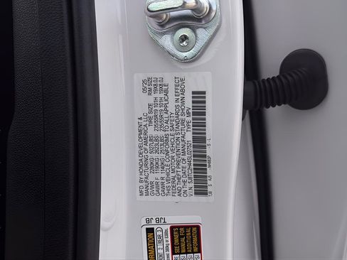 Used 2025 Acura RDX SH-AWD image 29