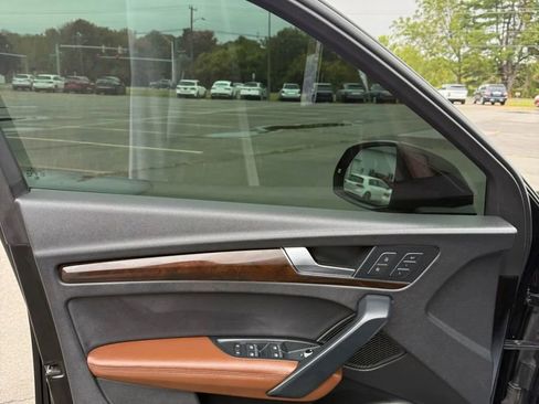 Used 2019 Audi Q5 2.0T Premium Plus w/ Premium Plus Package image 9