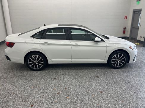 New 2026 Volkswagen Jetta SE FWD image 7