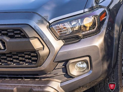 Used 2022 Toyota Tacoma TRD Off-Road AWD/4WD image 38