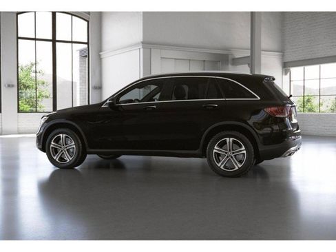 Certified 2022 Mercedes-Benz GLC 300 300 w/ Premium Package Lite image 32