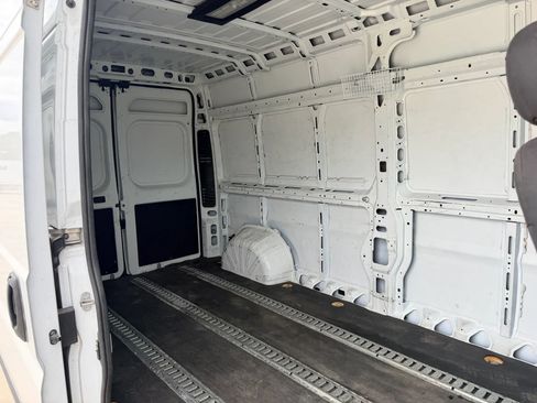 Used 2023 RAM ProMaster 2500 FWD image 25
