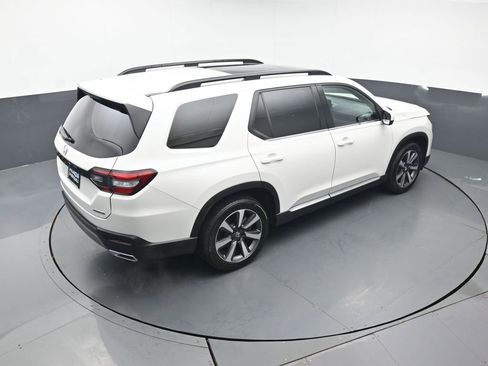 Used 2025 Honda Pilot Touring image 40