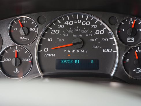 Used 2018 Chevrolet Express 3500 LT w/ LT Preferred Equipment Group RWD image 29
