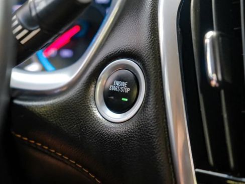Used 2020 Chevrolet Traverse RS FWD image 28
