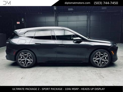 Used 2023 BMW iX xDrive50 w/ Ultimate Package 2 AWD/4WD image 8