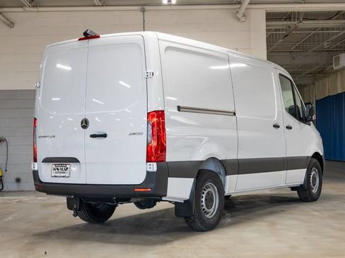 Used 2025 Mercedes-Benz Sprinter 2500 image 6