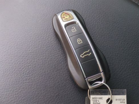 Used 2020 Porsche Cayenne S image 36