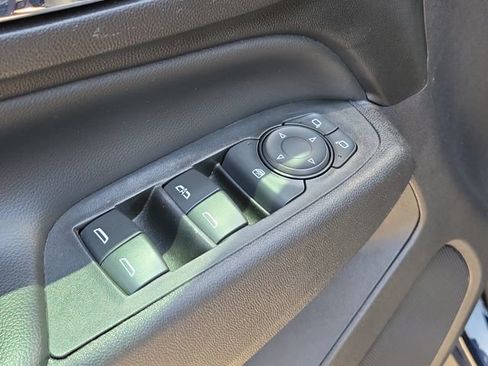 Used 2021 Chevrolet Equinox LT FWD image 19