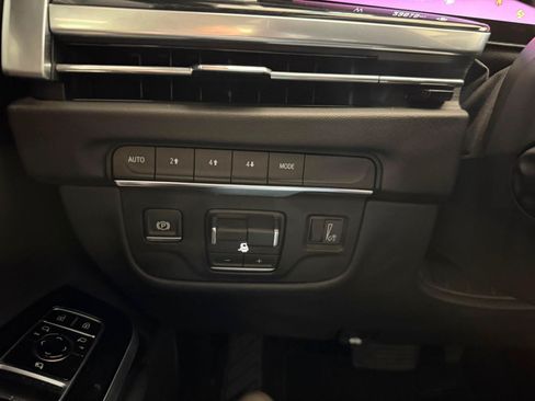 Used 2025 Cadillac Escalade Sport w/ LPO, Floor Liner Package AWD/4WD image 38