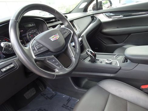 Used 2020 Cadillac XT5 Premium Luxury FWD image 12