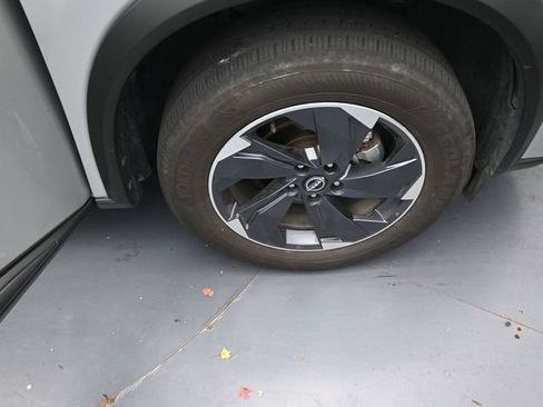 Used 2025 Nissan Rogue SV AWD/4WD image 37