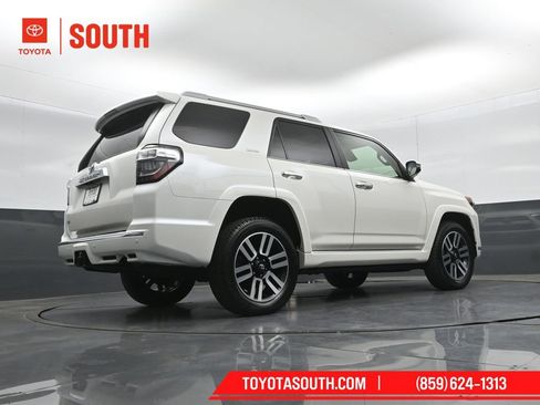 Used 2023 Toyota 4Runner Limited AWD/4WD image 38